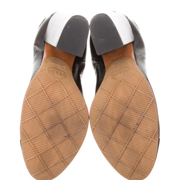 Black Chanel Pumps - Picture 4 of 6